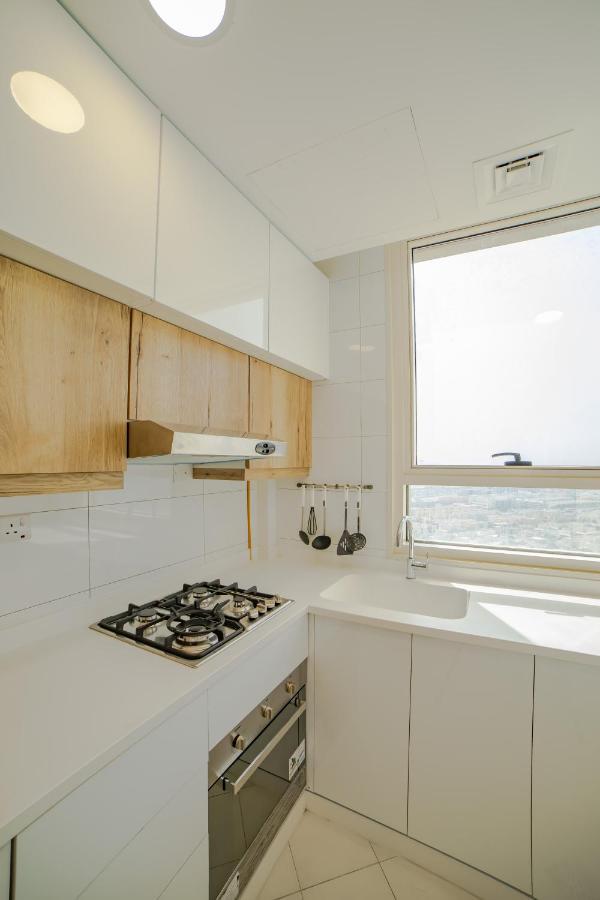 Platinum Coast Hotel Apartments Fujairah Luaran gambar A modern kitchen