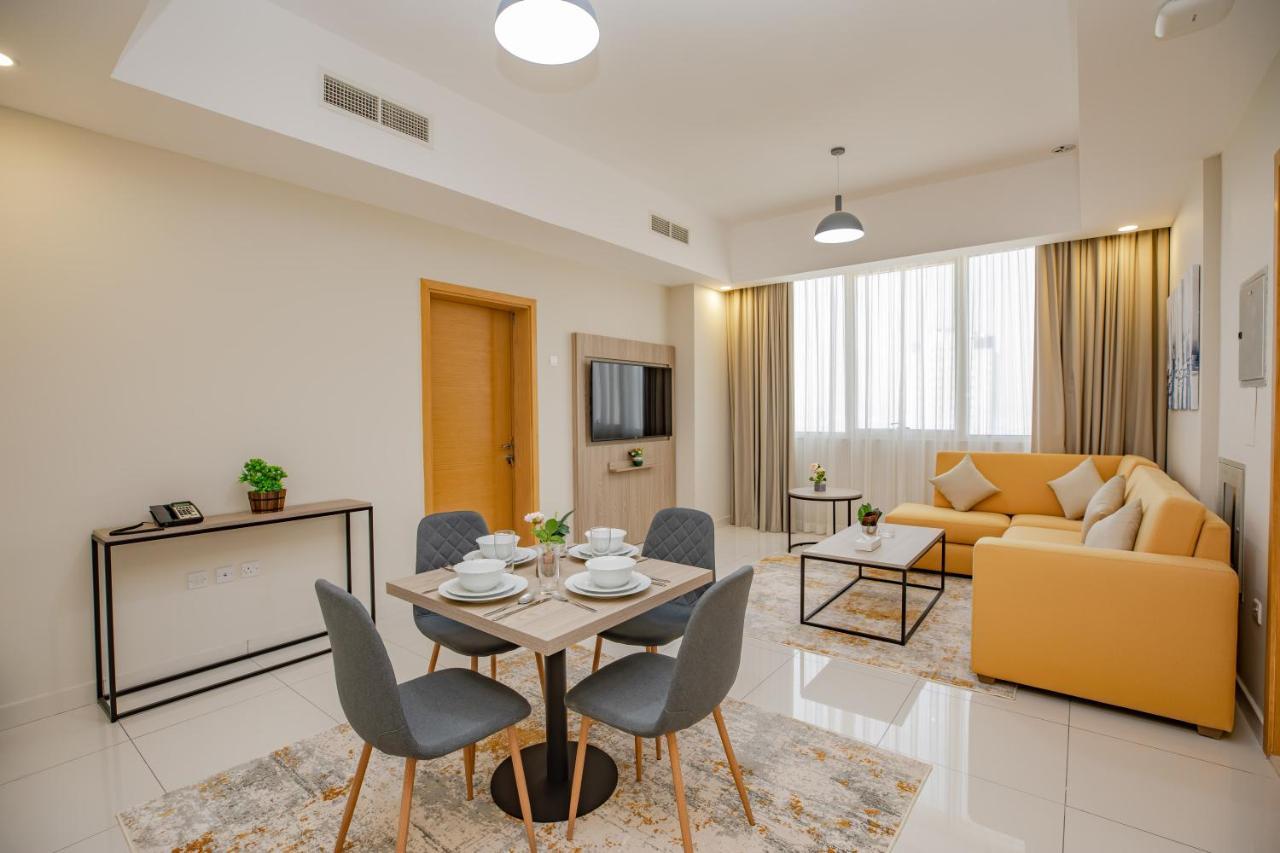Platinum Coast Hotel Apartments Fujairah Bilik gambar A living room in a serviced apartment in Dubai