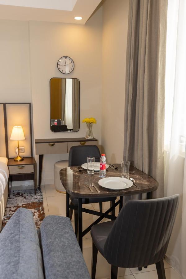 Platinum Coast Hotel Apartments Fujairah Luaran gambar A room at the hotel